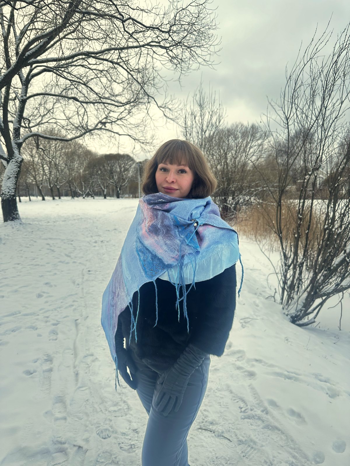 Шали и шарфы из шерсти
